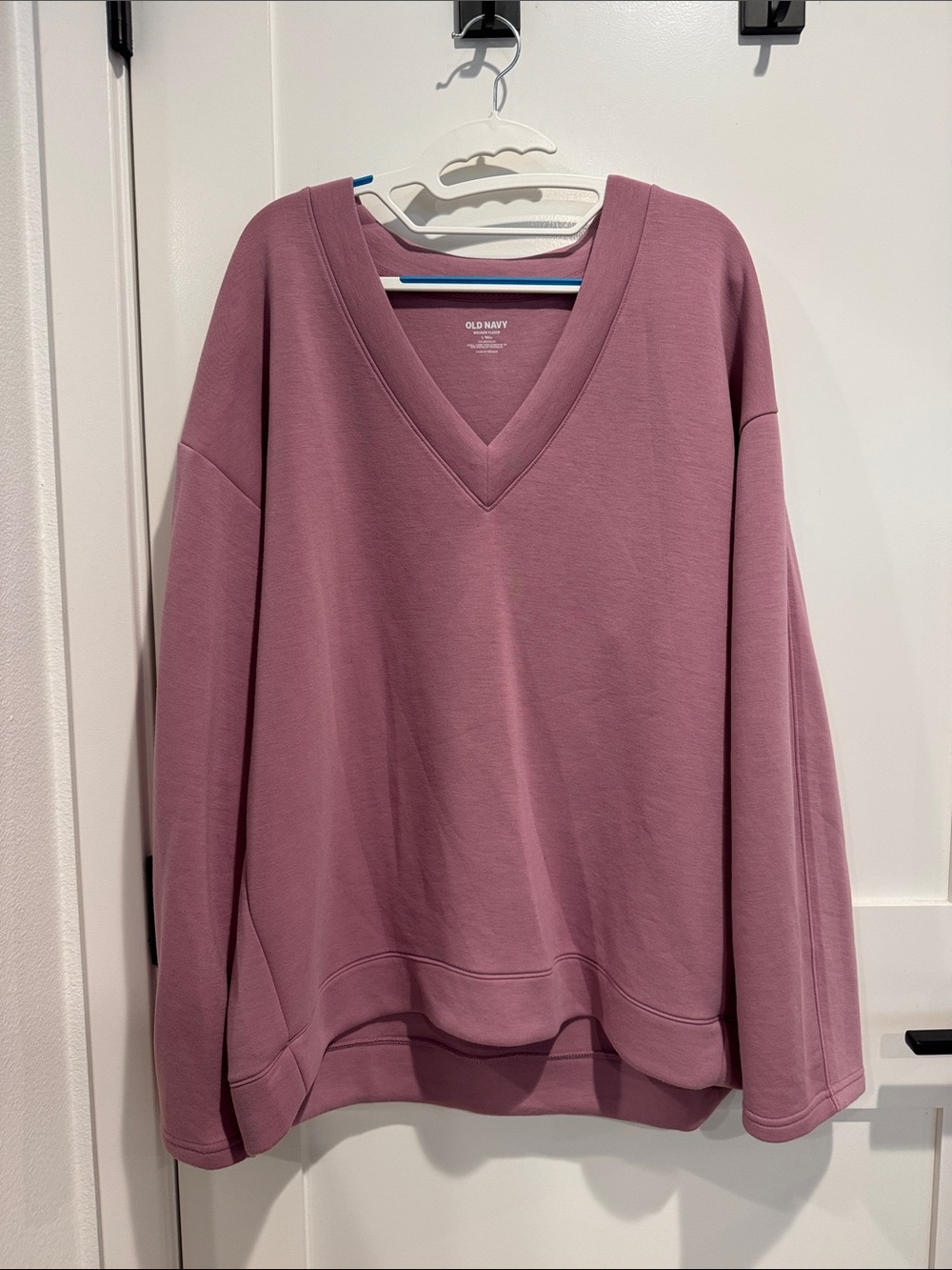 Old Navy Women's V-Neck Sweater